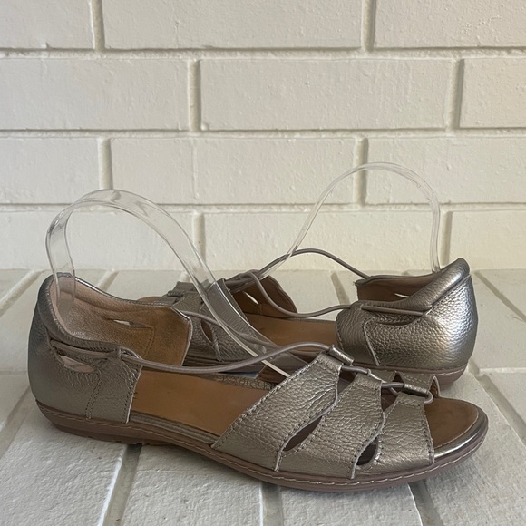 EARTH Women's Aloha Gold Sandals Shoes Size 8.5D - Picture 3 of 8